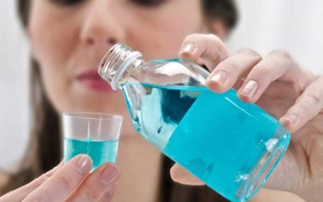 nước súc miệng có chứa chlorhexidine không