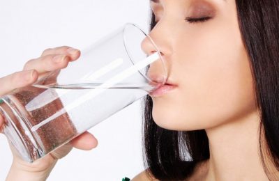 Uống nước muối ấm buổi sáng giúp giảm cân chỉ trong 7 ngày