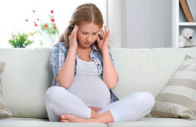 Đau đầu khi mang thai có được uống thuốc không?