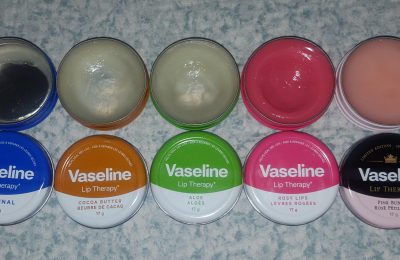 Son dưỡng môi Vaseline Lip Therapy có tốt không? Mua ở đâu?